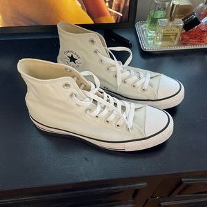 Light blue converse size 8